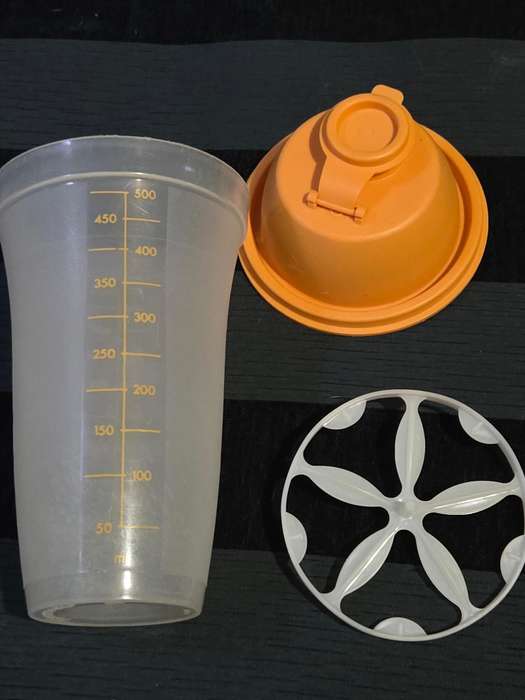 Tupperware shaker