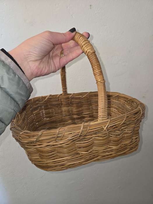 Beautiful Wicker Basket in great condition