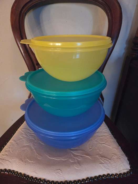3 x Tupperware containers