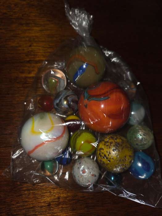 17 x Beautiful Marbles - Various Sizes - Some very large!!