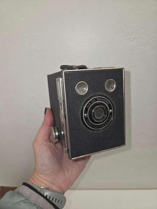 Vintage Six-20 Brownie Kodak camera
