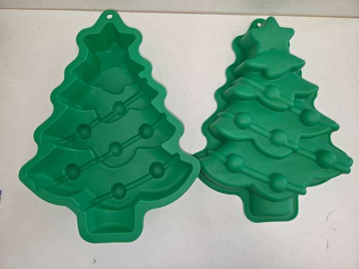 2 x Christmas tree shaped silicone baking moulds