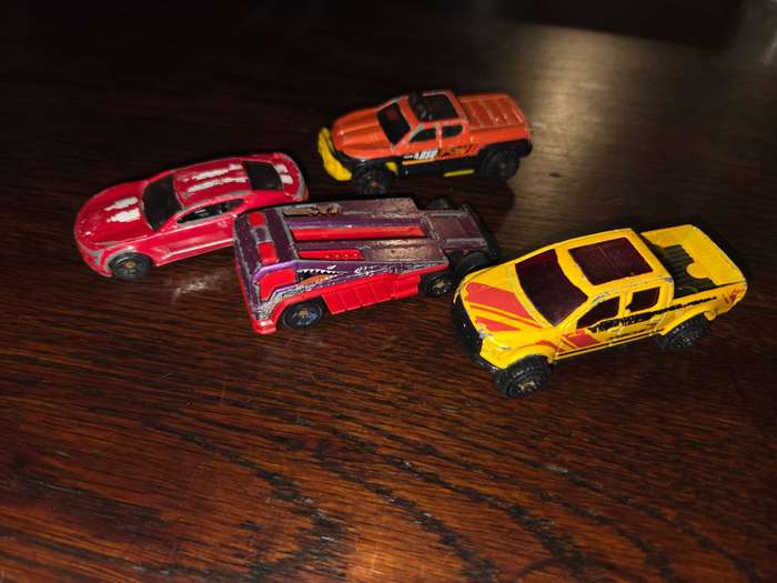 4 x Hotwheel cars - Well used