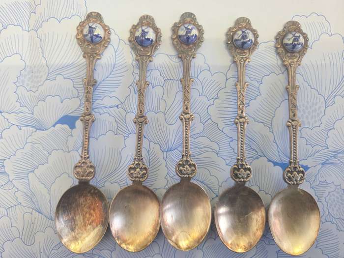 5 x Vintage EPNS Teaspoons with Delft detail - Holland Just beautiful!!!