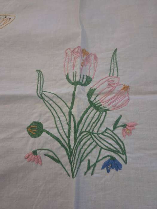 Beautiful Vintage Embroidered Tablecloth - Size 78cm x 60cm