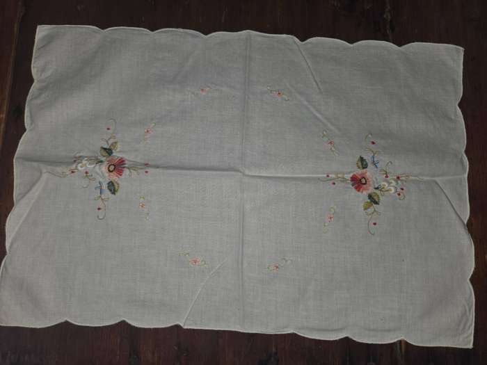 Vintage Embroidered Tea Tray cloth