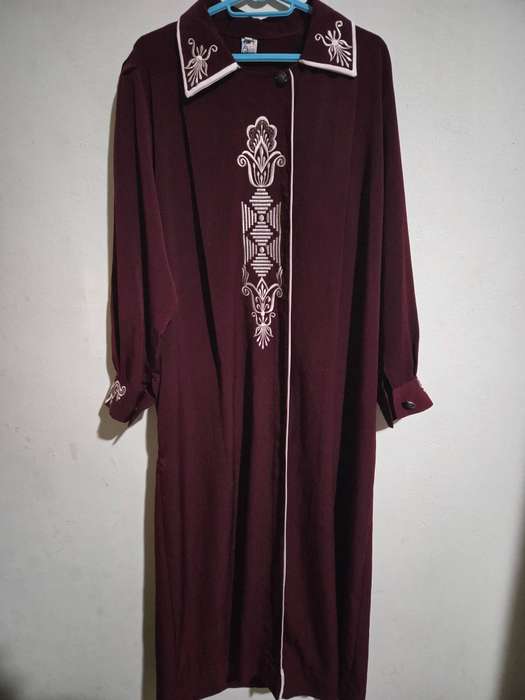 Most Beautiful Vintage Maroon Embroidered Coat Dress - Size L Beautiful Detail and Great condition