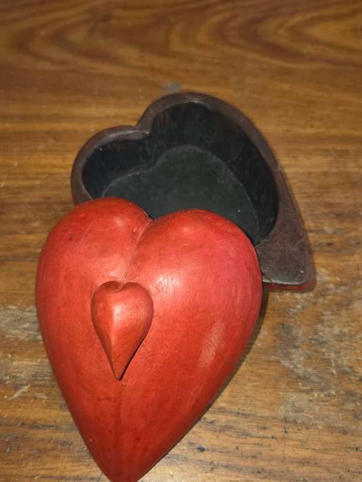 Red wooden heart shaped container Perfect for jewellery or as a beautiful decor piece