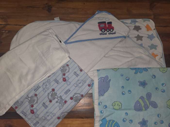 5 Piece Baby Boy bundle - Incl. Towels, Blanket, Wonder Towel, Nappy Change