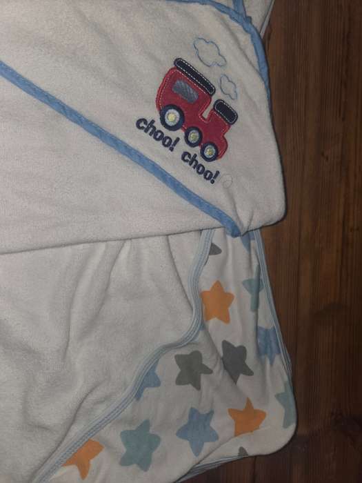 5 Piece Baby Boy bundle - Incl. Towels, Blanket, Wonder Towel, Nappy Change