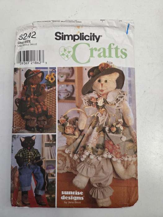 Simplicity Crafts Pattern - Cats and Clothes - Unchecked