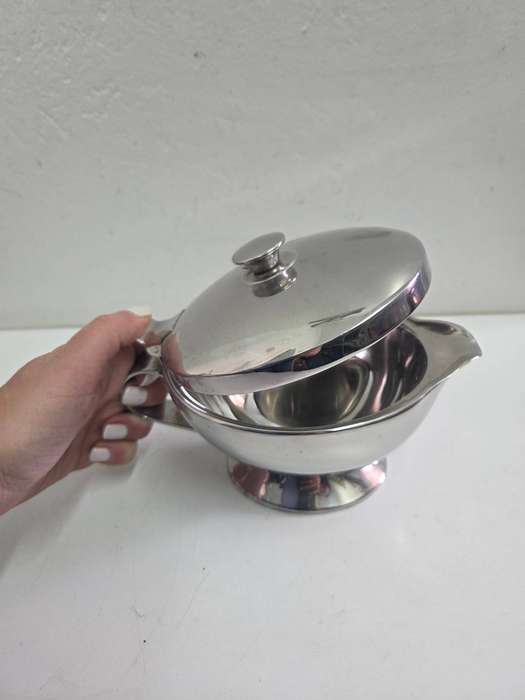Stainless steel Sauce Jug with hinged lid Great quality Heavy item