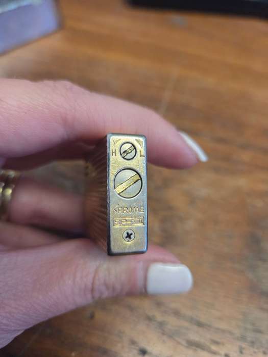 Vintage lighter -  Needs a refill