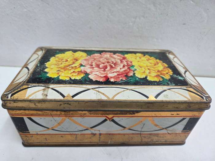 Vintage Westons 1lb hinged tin with floral detail Size - 20cm x 12cm x 8cm