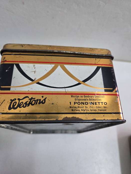 Vintage Westons 1lb hinged tin with floral detail Size - 20cm x 12cm x 8cm