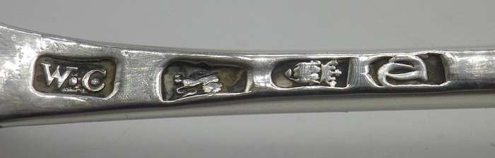 GEORGE III Hallmarked Silver Large Berry Serving Spoon. London 1774 William Cripps 49grms 20.5 cm