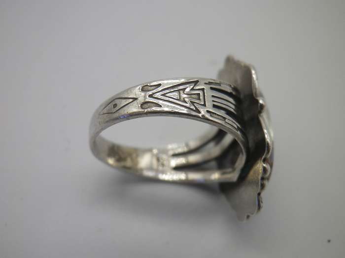 Vintage Navajo Designer Sylvia Chee Natural Turquoise Sterling Silver ring. 5.8g Size: N