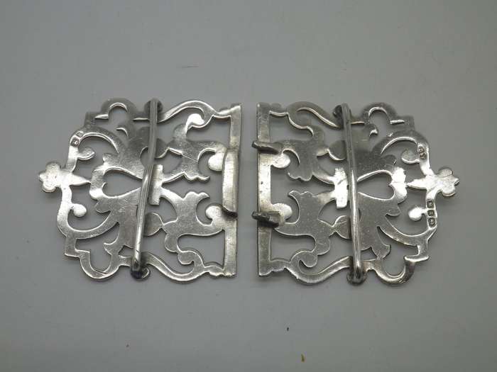 Hallmarked Silver Nurses Buckle Birmingham, 1897. Deakin & Francis Ltd  41.7 g. Damaged