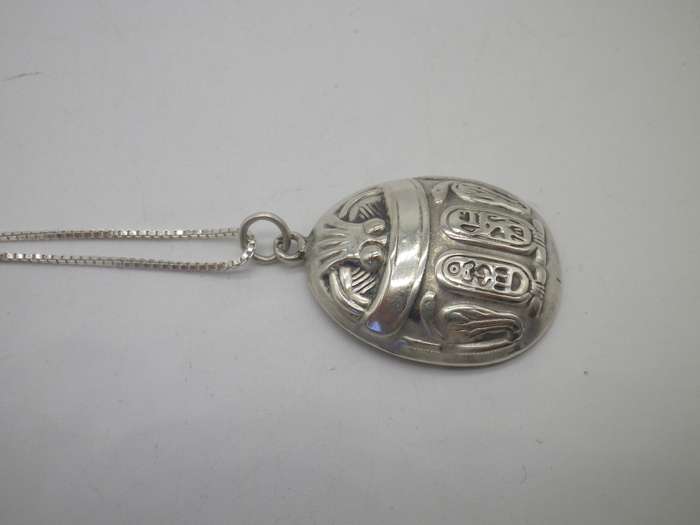 EGYPTIAN STERLING SILVER SCARAB BEETLE VINTAGE NECKLACE. STUNNING!!