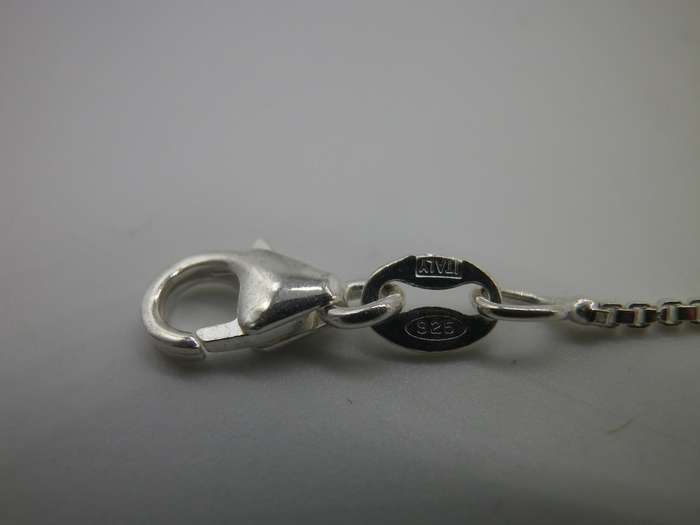 EGYPTIAN STERLING SILVER SCARAB BEETLE VINTAGE NECKLACE. STUNNING!!
