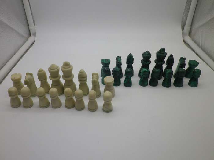 VINTAGE MALACHITE & STONE HAND CARVED STAUNTON DESIGN CHESS SET. Complete