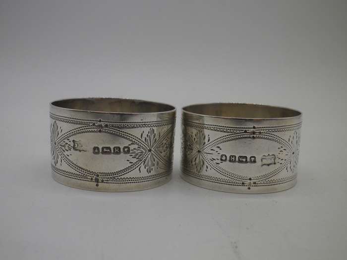 Pair Hallmarked Sterling silver napkin serviette rings. Sheffield, 1884  Boxed 43 g. Boxed