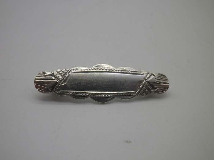 Sterling Silver BABY brooch or tie pin. Open Cartouche for engraving 3.2 cm. 1.10g