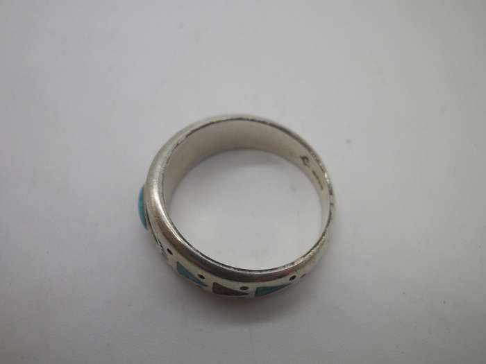 Stunning Vintage Navajo Style Turquoise & Sterling Silver ring. 5.32g Size: N 1/2