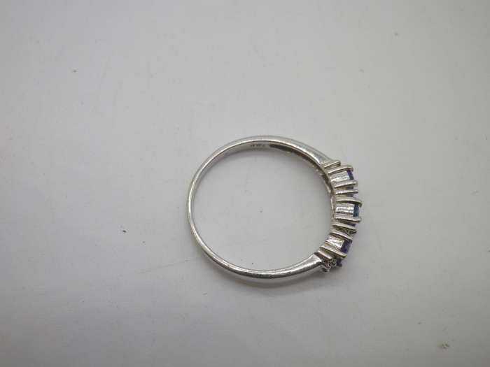 9ct White Gold & Tanzanite ring. NWJ Jewelers. Size: P 2.13 grams.