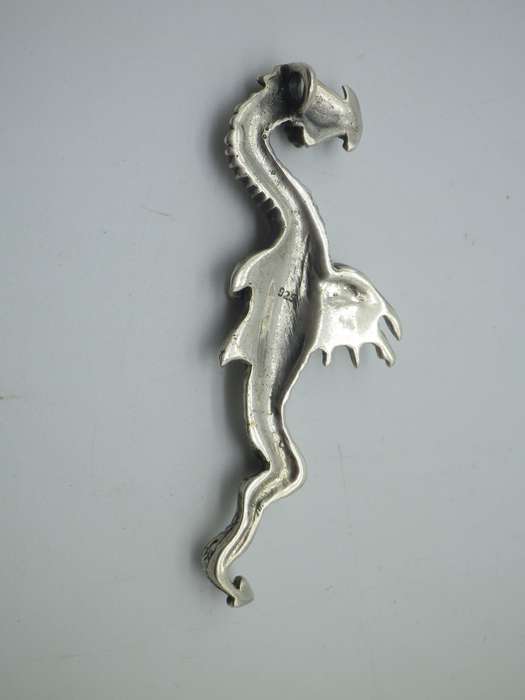 Vintage STERLING SILVER Spectacular Large Horned DRAGON pendant. 16g 7x2.5cm