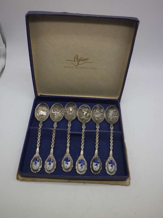 Vintage EPNS spoons with BLUE DELFT Ceramic Windmill inset. Cyrano, Made in Holland. Boxed
