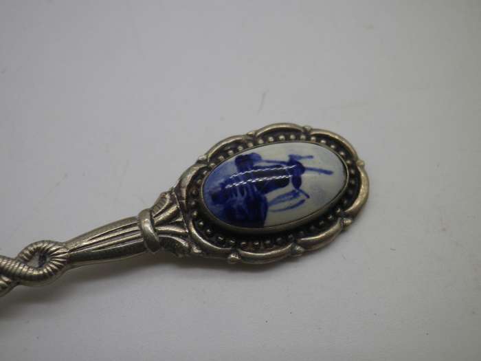 Vintage EPNS spoons with BLUE DELFT Ceramic Windmill inset. Cyrano, Made in Holland. Boxed