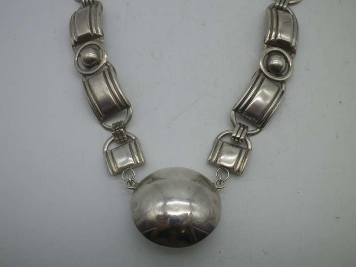 Stunning Designer CANDIDA -Joe Calafato -Sterling Silver Vintage necklace. approx 59 grms. 42.5cm