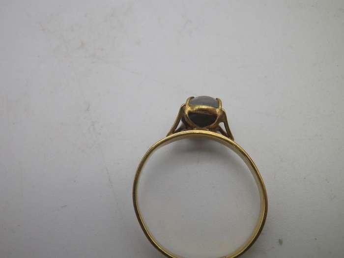 9ct Yellow Gold & OPAL Vintage Ring. Size  J ½. 1.38g