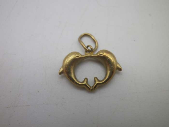 Cute Vintage 9ct yellow gold DOUBLE DOLPHIN pendant