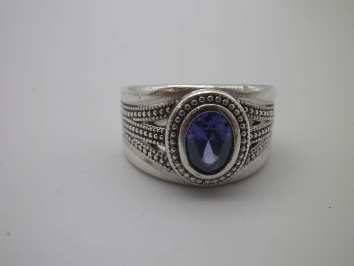 Beautiful Vintage Sterling Silver & Blue stone- likely Tanzanite Ring. Size O 1/2. 7.23 grams