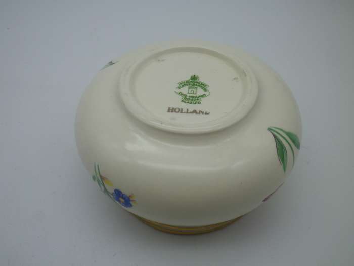 Vintage GOUDA Royal Zuid Holland Plateelbakkern ceramic inkwell with glass inset.