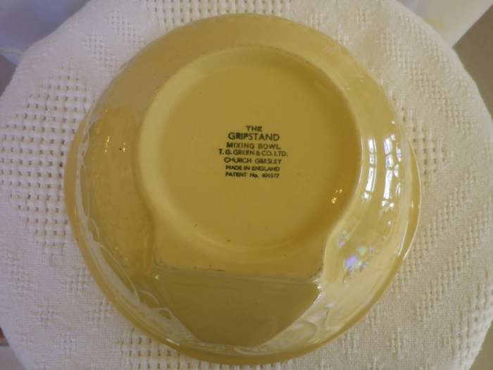 Vintage c1950s TG Green & Co Ltd The Gripstand XL mixing bowl England 33x14cm