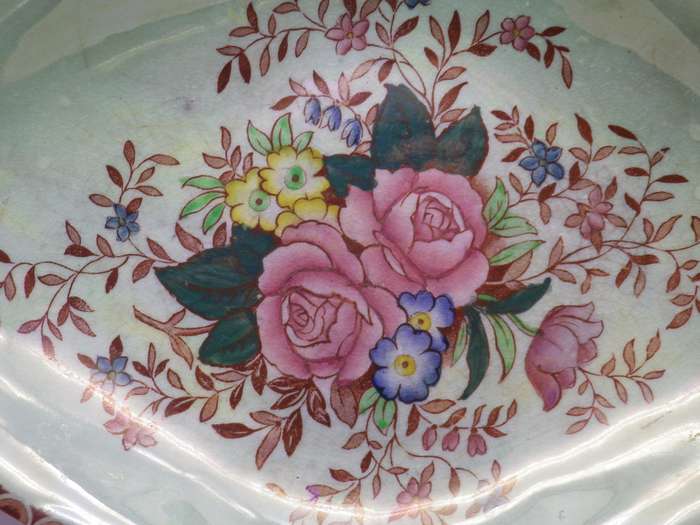 Vintage MALING lustreware bowl.