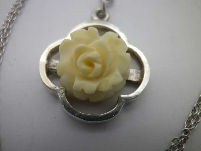 BEAUTIFUL STERLING SILVER & CARVED BONE ROSE NECKLACE