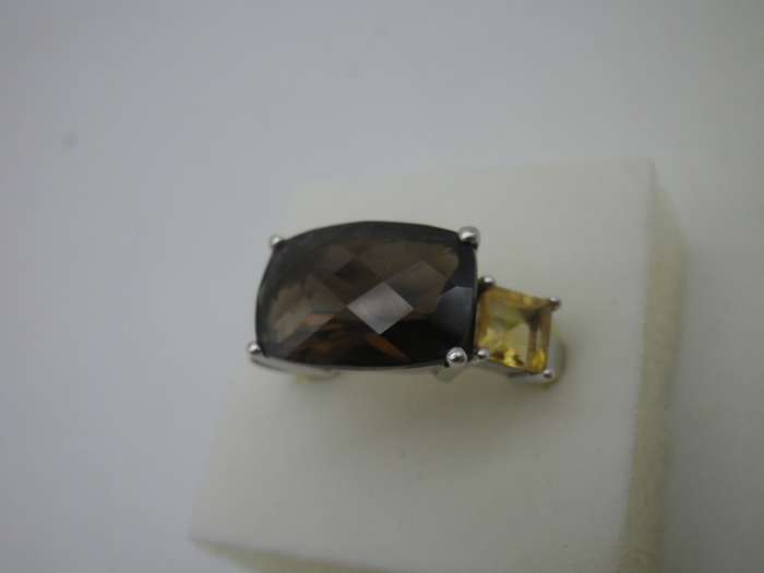 Splendid Sterling Silver Smoky Quartz & 2 citrine Vintage Ring. Rhodium plated. Size: P. 6g