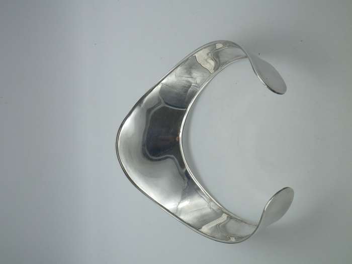Dramatic Vintage Modernist SILVER PLATED Adjustable Choker Necklace. Mirror Bright & Unusual