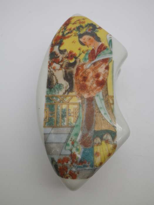 Unusual Oriental Chinese? 4 compartment ceramic set of containers with intricate painting. SIGNED