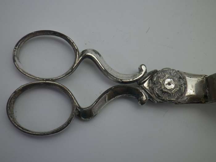 ANTIQUE Silver plated Steel CANDLE SNUFFER SCISSORS. London. 13cm long