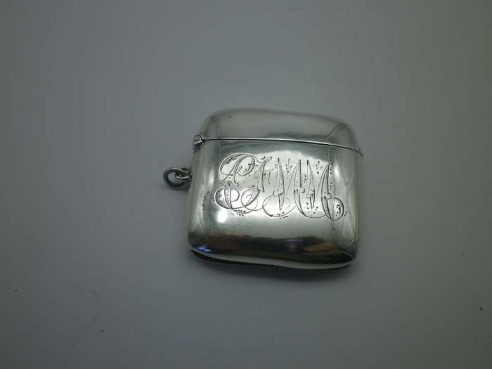 Antique hallmarked silver vesta case. Birmingham 1902, John Rose. 5x4.5 cm. 28.7g