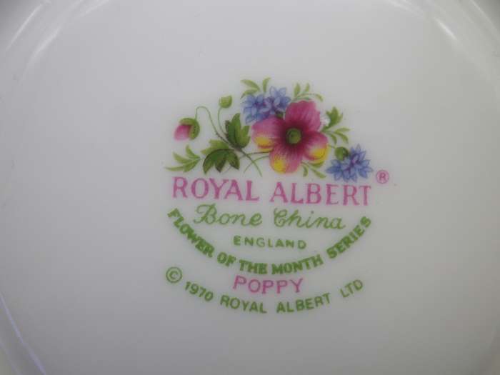Royal Albert AUGUST flower of the month tea duo. Poppy