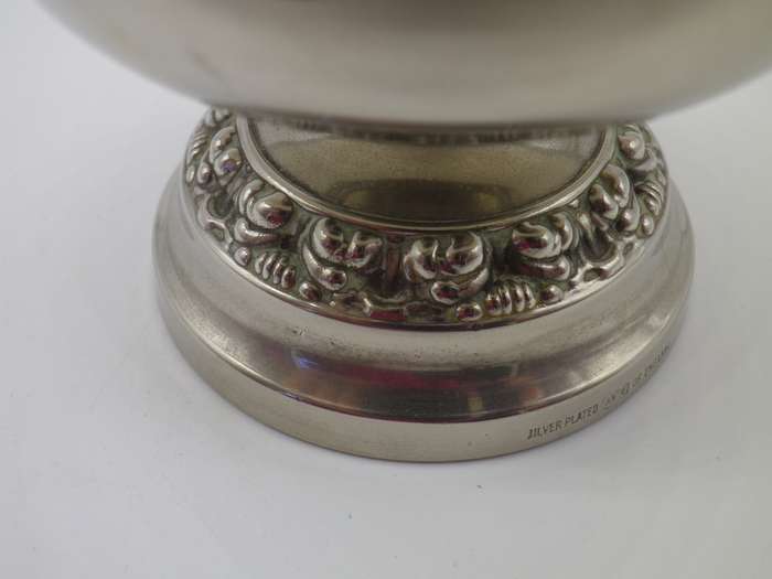 Good quality Small Vintage silver plated Ianthe Rose bowl. Made in England.