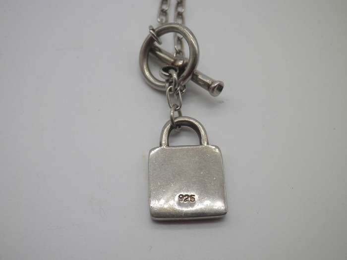 Cute Sterling Silver & CZ padlock design pendant. 10.8g. 46.5cm long