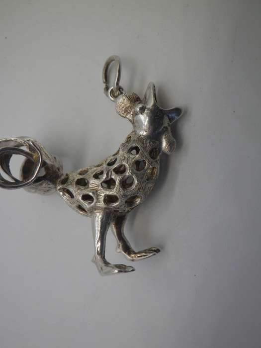 Large Hallmarked  Sterling Silver Rooster Pendant. LONDON 1975. 4cm x 3cm 9g