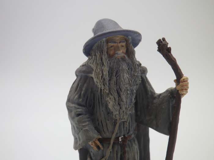 GANDALF THE GREY Lord of the Rings Hand Painted Lead figurine NLP 2004.